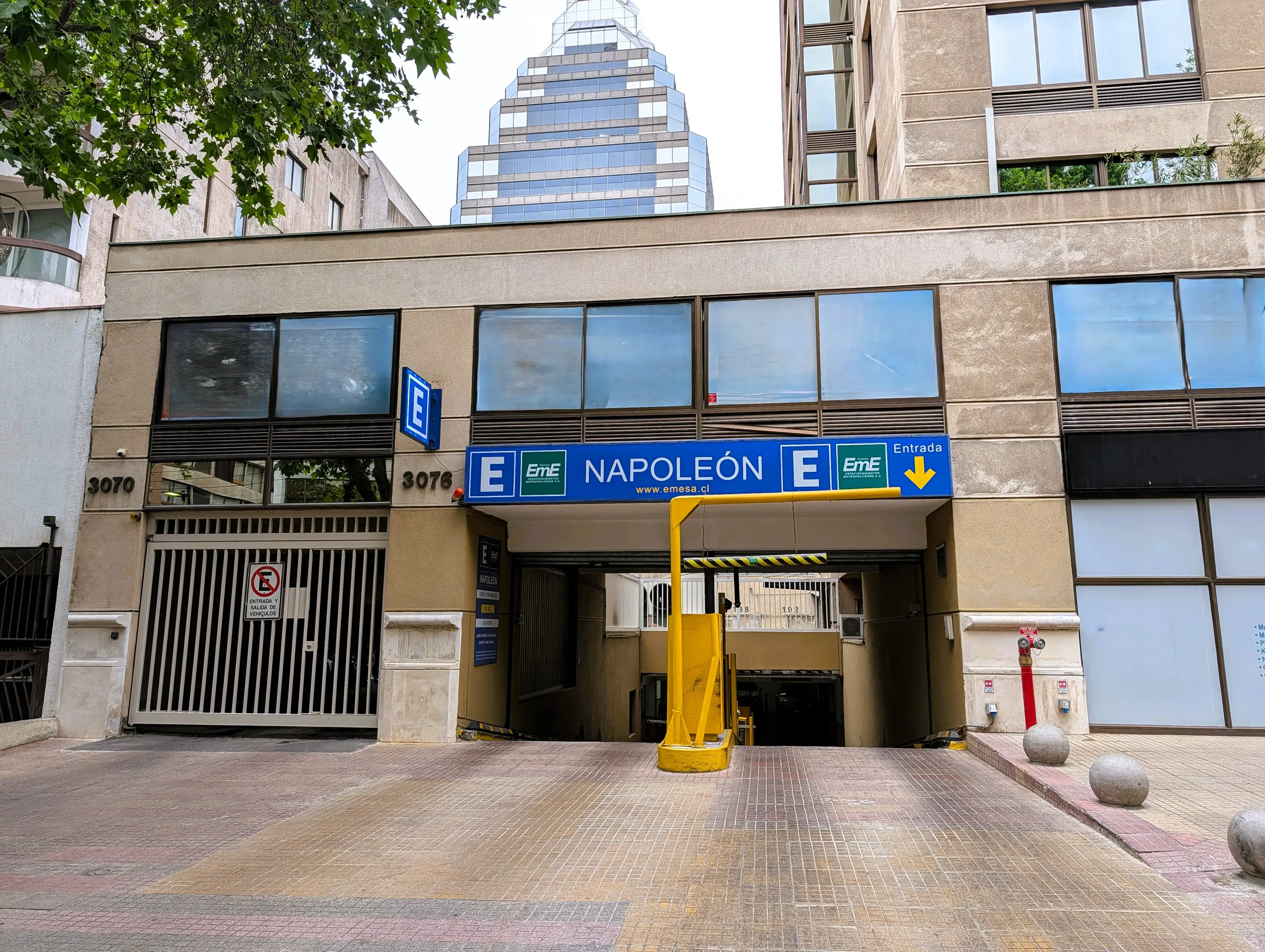 Estacionamiento Napoleón