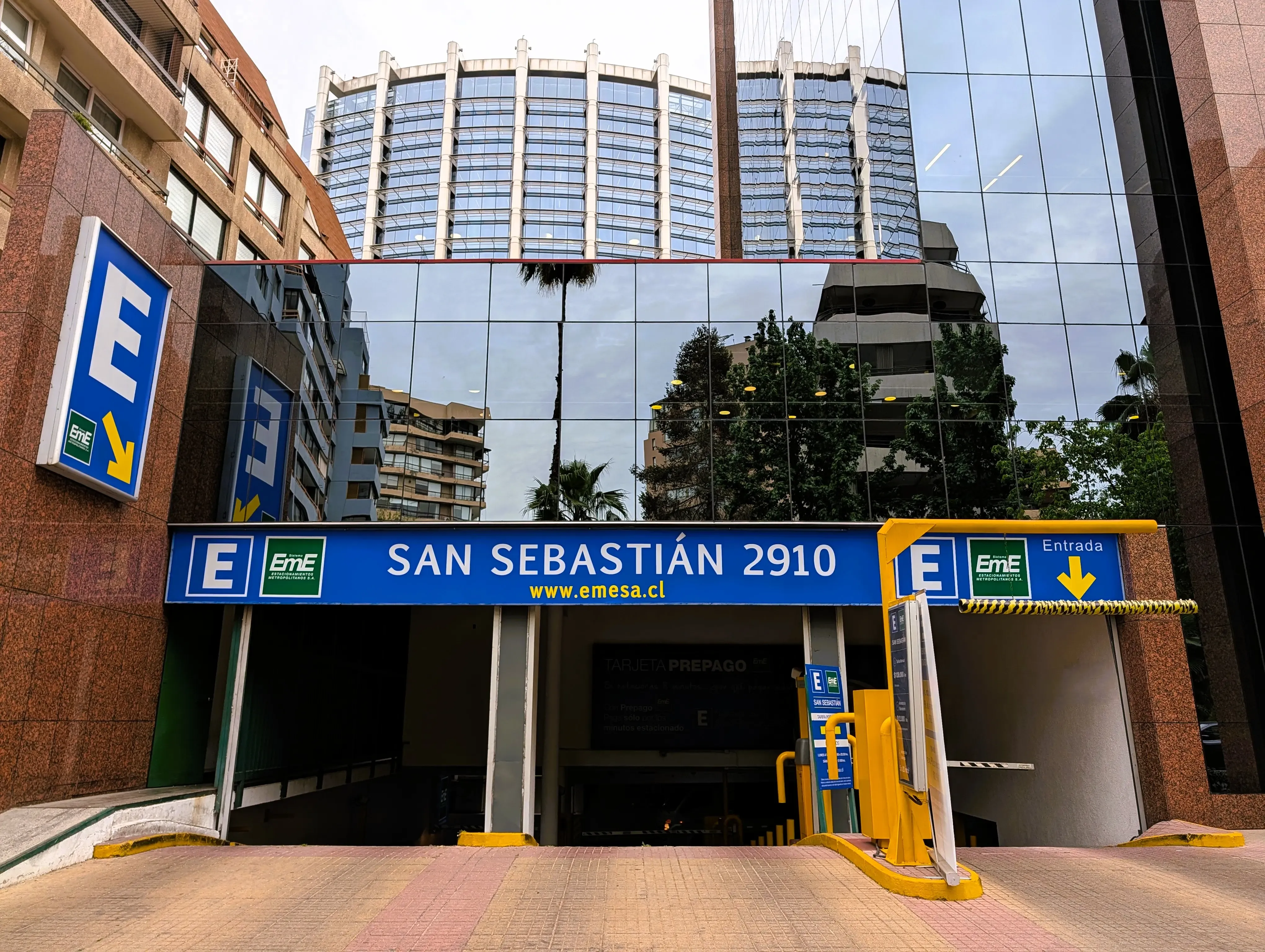 Estacionamiento San Sebastián